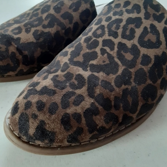 🌻Sold🌻 Universal Thread Animal Print Slip On Mule Shoes - Picture 4 of 7